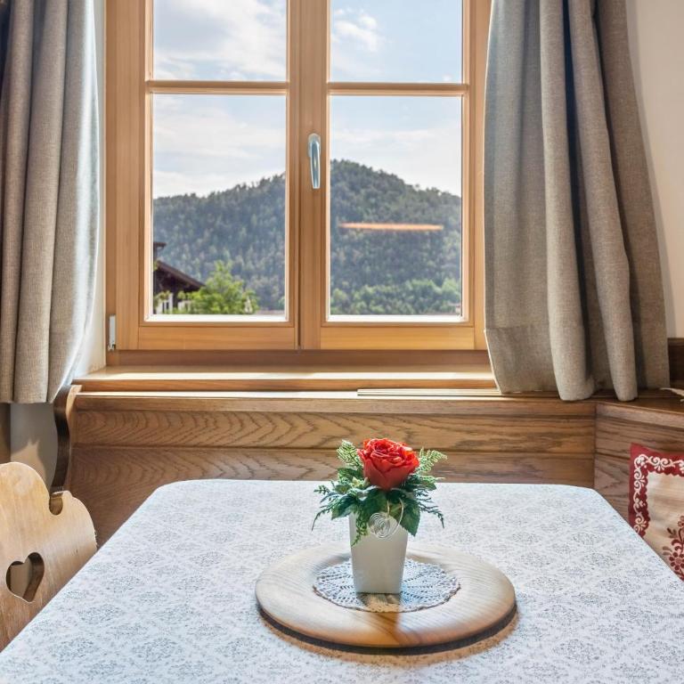 Haus Thurn Apartment B - Deluxe-Apartment mit 2 Schlafzimmern und Gartenblick - 6