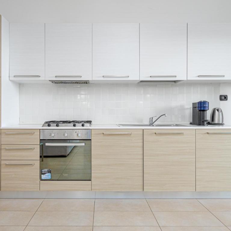 Villa Marconi Apartment 5 - Quadruple Room with Shower - 10