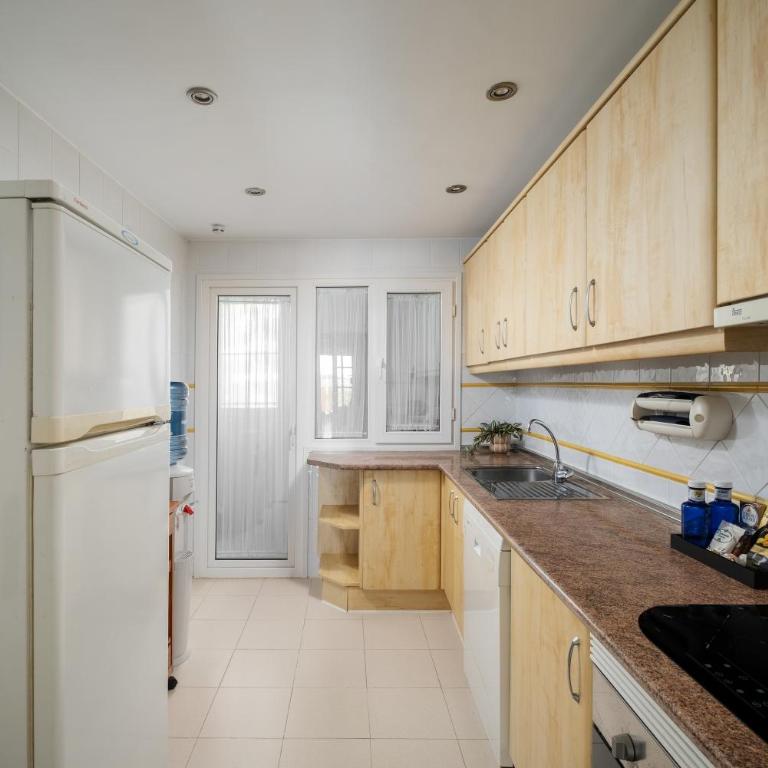Mediterranean apt with seaview, 365-Day open pool and walking distance to the beach - Apartamento de 2 dormitorios - 24