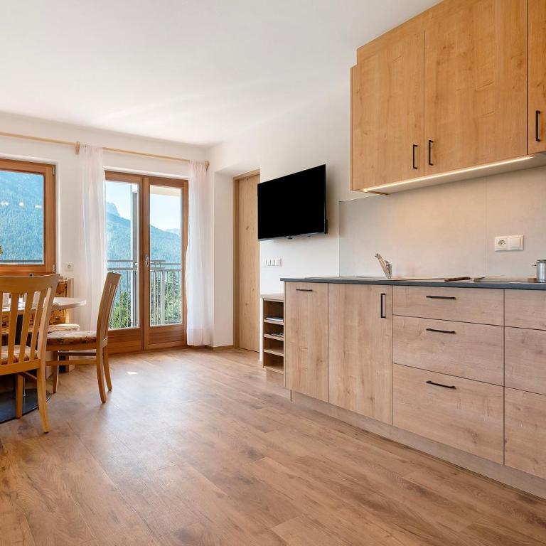 Thusnelda Apartment D - Appartamento Deluxe con 2 Camere da Letto e Vista Giardino - 7