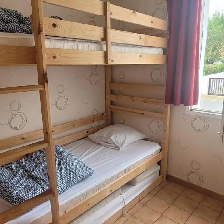 Maison Des Ombrines - proche plage - Two-Bedroom House - 11