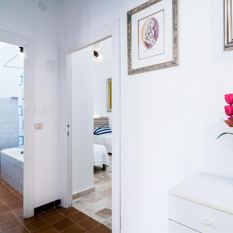 Casa nella Roccia a Cala Gonone - Appartamento con 3 Camere da Letto e Vista Acqua - 22