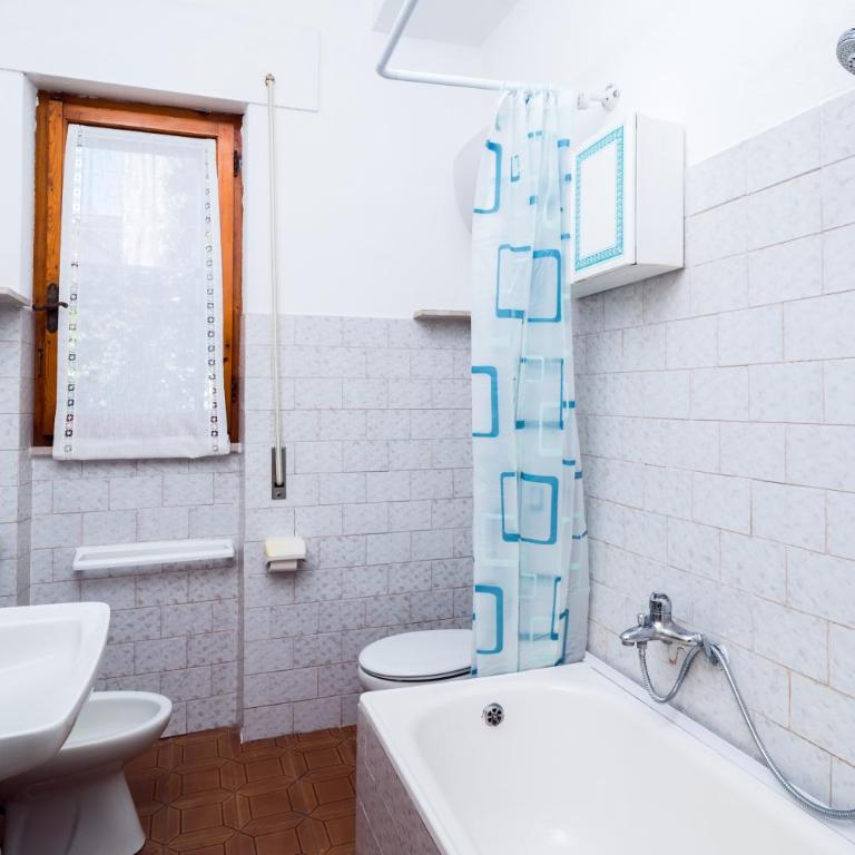 Casa nella Roccia a Cala Gonone - Appartamento con 3 Camere da Letto e Vista Acqua - 23