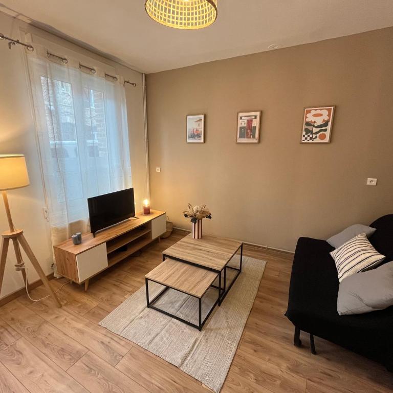 Maison Delavigne - Three-Bedroom Townhouse - 1