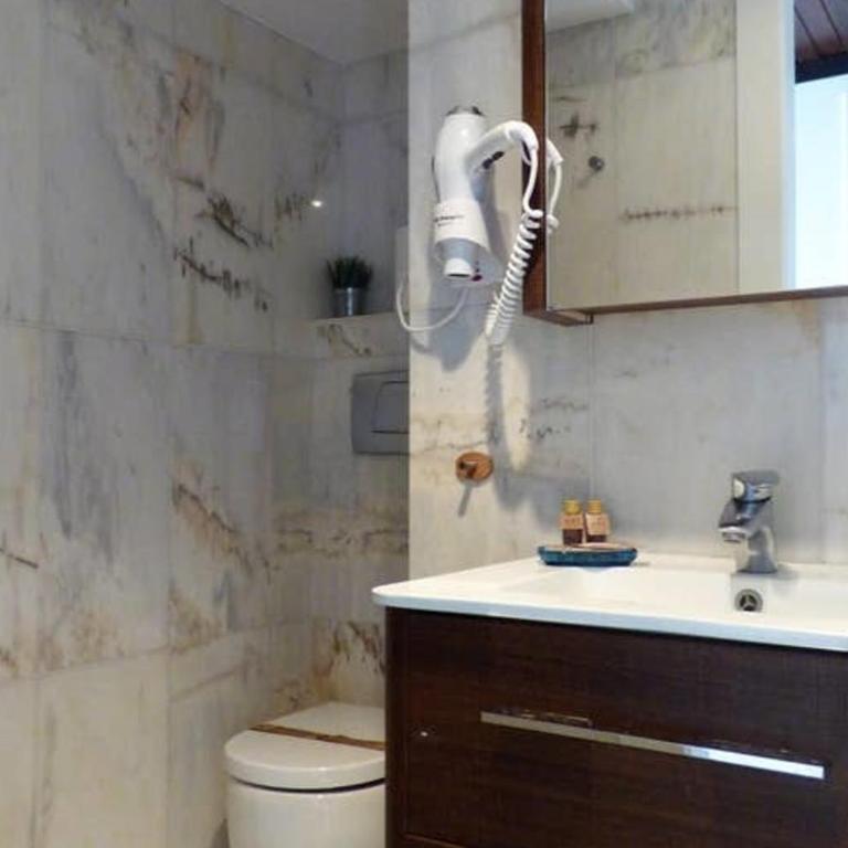 Vistas al Puerto - Apartamento Deluxe de 2 dormitorios con vistas al mar - 9