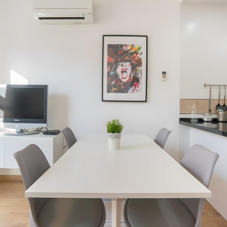 Quiet, bright and central apartment - Apartamento Deluxe de 2 dormitorios con balcón - 20
