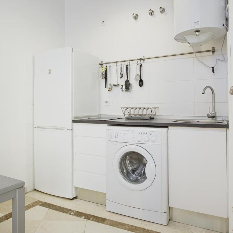 Apart Sevilla Centro con piscina - Superior One-Bedroom Apartment with Balcony - 5