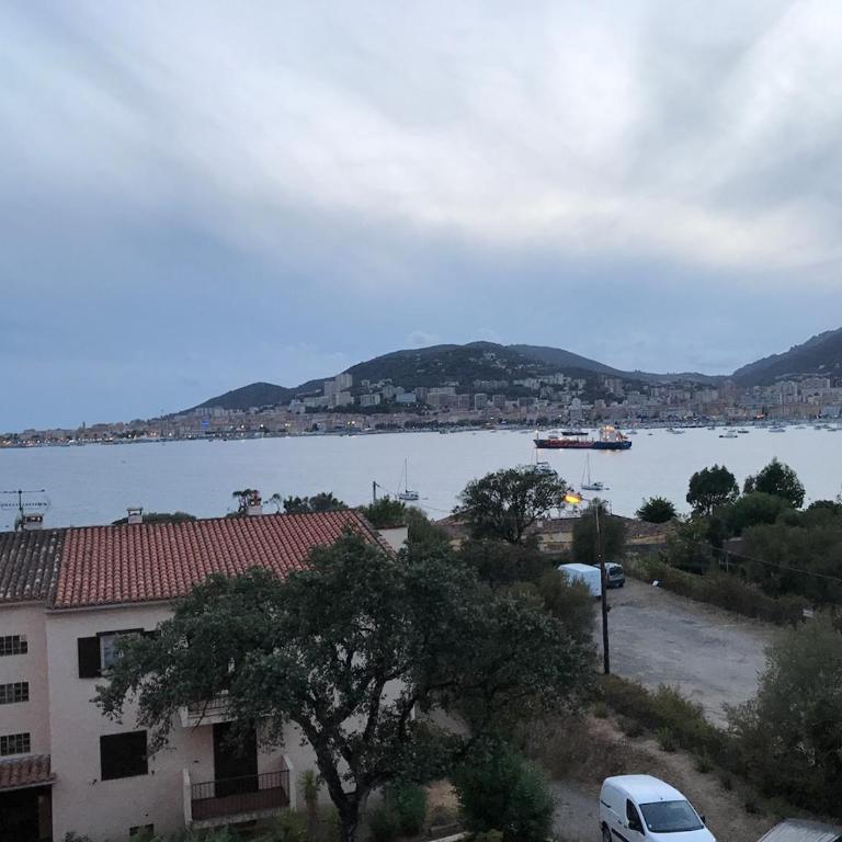 Studio climatisée avec vue panoramique proche mer - Appartamento con 1 Camera da Letto - 12