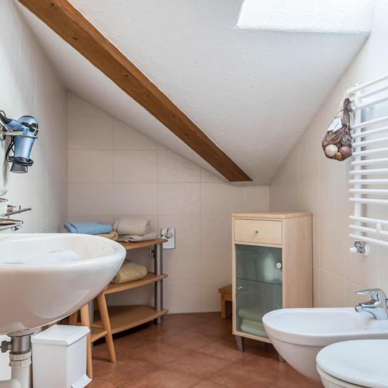 Gfinkerhof Mendel - Appartamento Deluxe con 2 Camere da Letto e Vista Giardino - 14