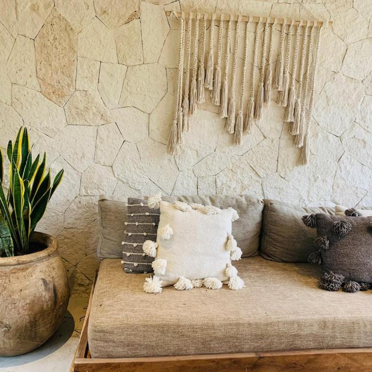 1 Bed Private balcony Great location - One-Bedroom Apartment - 22
