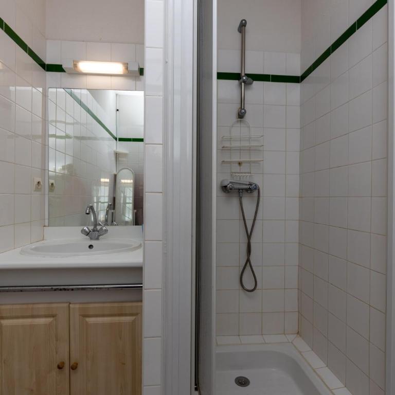 Piot T2 200m de la Plage - Appartement 1 Chambre Supérieur avec Balcon - 14