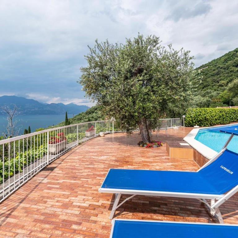 Villa Verde - Two-Bedroom Deluxe Apartment with Garden View - 1