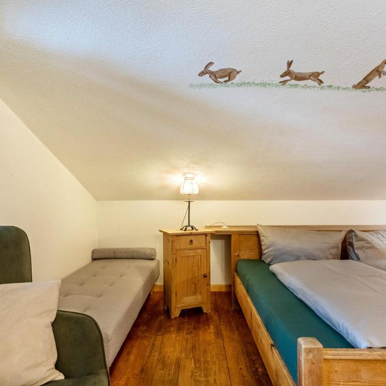 Fuchswirt Kelchsau - Dreibettzimmer mit Dusche - 7