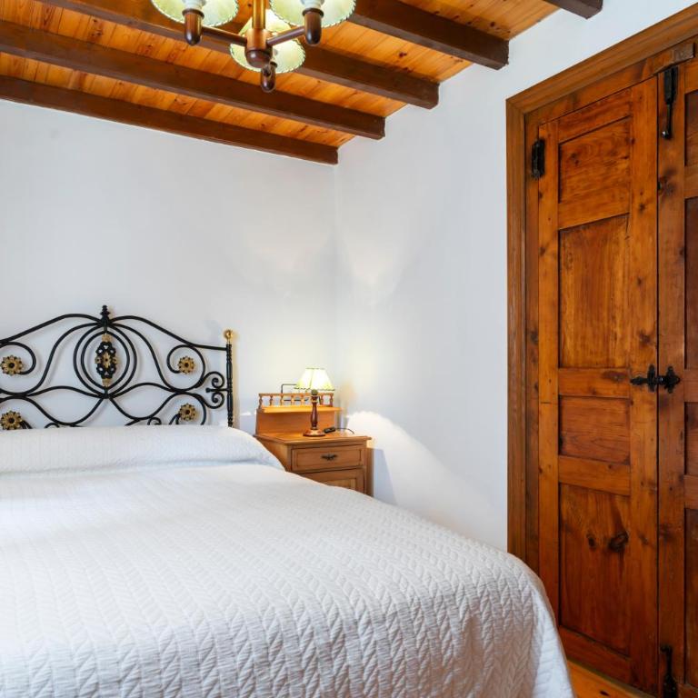 Casa María Mérica - Two-Bedroom Deluxe Apartment with Garden View - 16