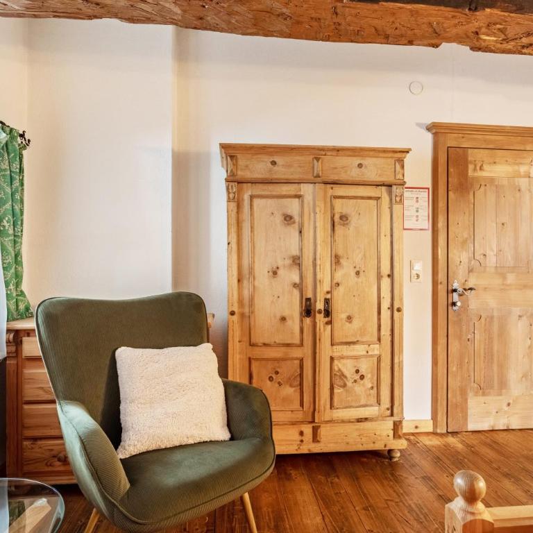 Fuchswirt Kelchsau - Dreibettzimmer mit Dusche - 9