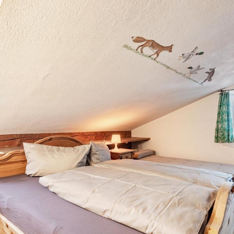 Fuchswirt Kelchsau - Dreibettzimmer mit Dusche - 8