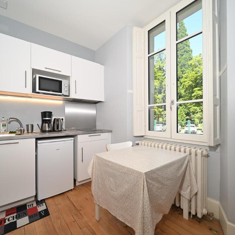 Le Clos du Casino - Appartement Supérieur - Vue sur Ville - 2