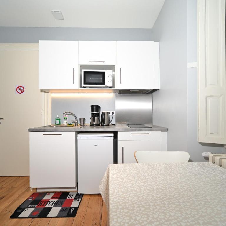 Le Clos du Casino - Appartement Supérieur - Vue sur Ville - 3