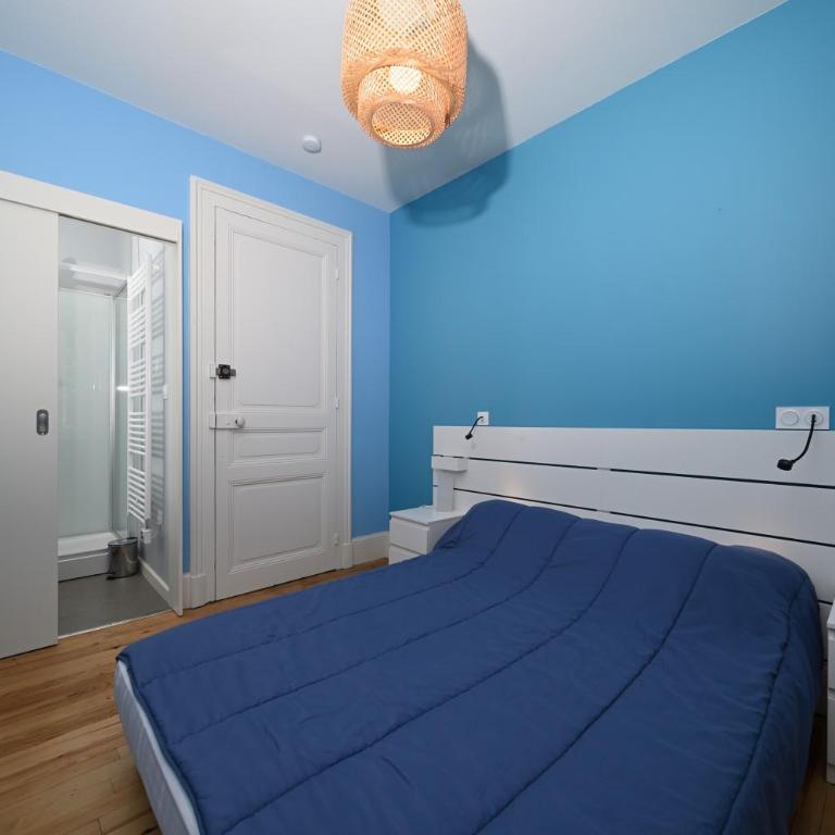 Le Clos du Casino - Appartement Supérieur - Vue sur Ville - 8