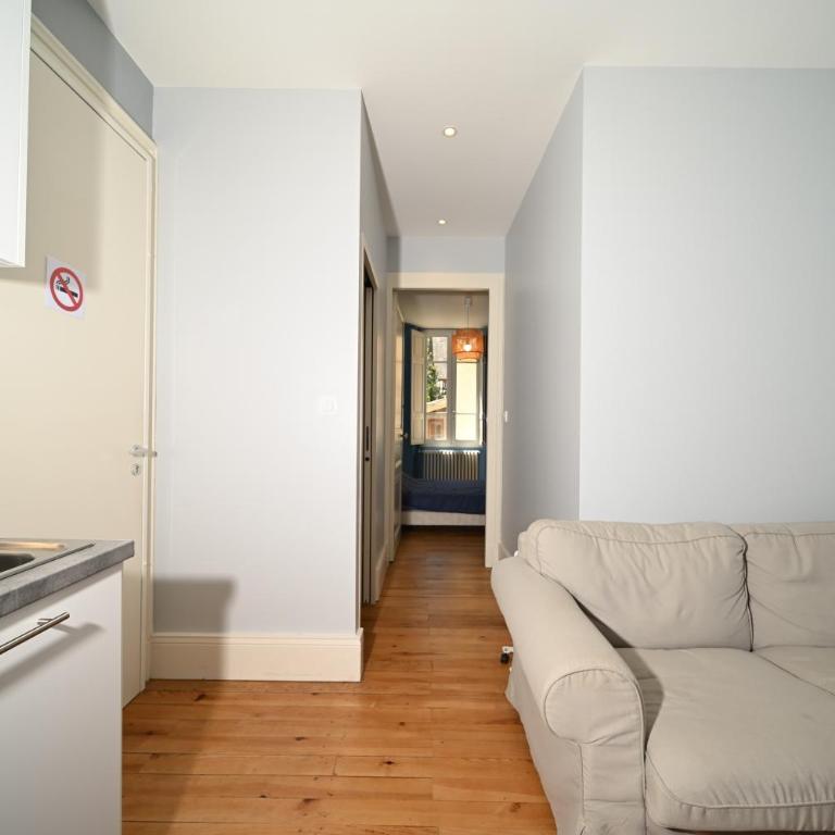 Le Clos du Casino - Appartement Supérieur - Vue sur Ville - 13