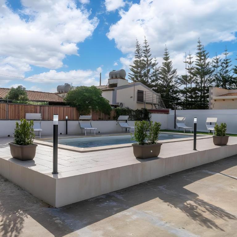 Villa Gardenia fronte mare - Three-Bedroom Apartment with Water View - 28