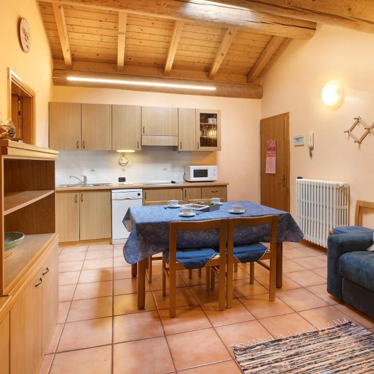 Bait dal Cucù App Canton - Appartamento Deluxe con 2 Camere da Letto e Vista Giardino - 2