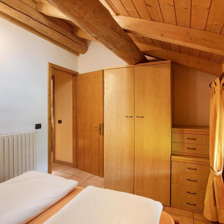 Bait dal Cucù App Canton - Appartamento Deluxe con 2 Camere da Letto e Vista Giardino - 10