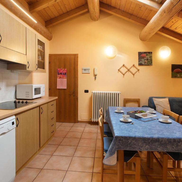 Bait dal Cucù App Canton - Appartamento Deluxe con 2 Camere da Letto e Vista Giardino - 3