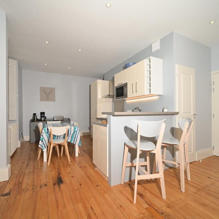 Le Clos du Casino - Two-Bedroom Deluxe Apartment with Garden View - 6