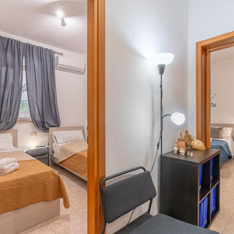 Villa Gardenia fronte mare - Three-Bedroom Apartment with Water View - 20