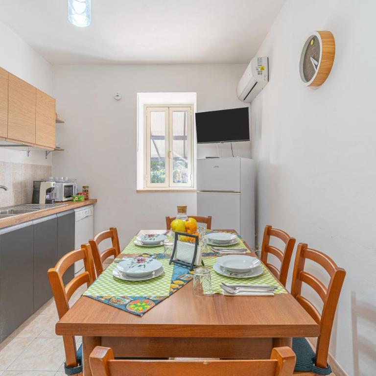 Villa Gardenia fronte mare - Three-Bedroom Apartment with Water View - 3