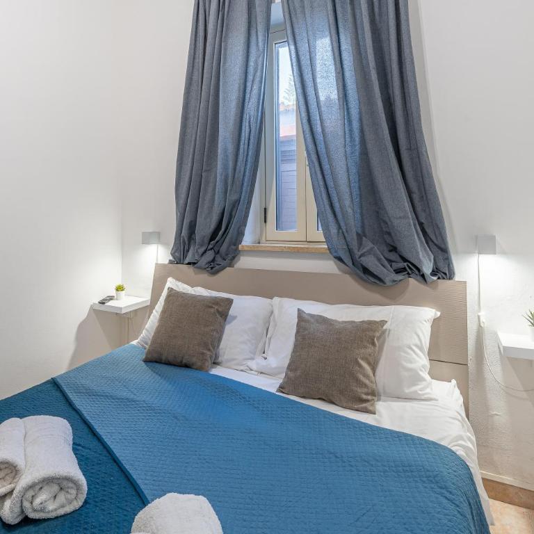 Villa Gardenia fronte mare - Three-Bedroom Apartment with Water View - 10