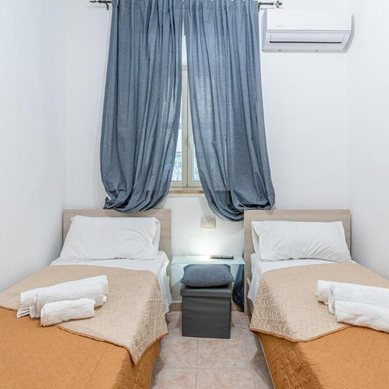 Villa Gardenia fronte mare - Three-Bedroom Apartment with Water View - 22
