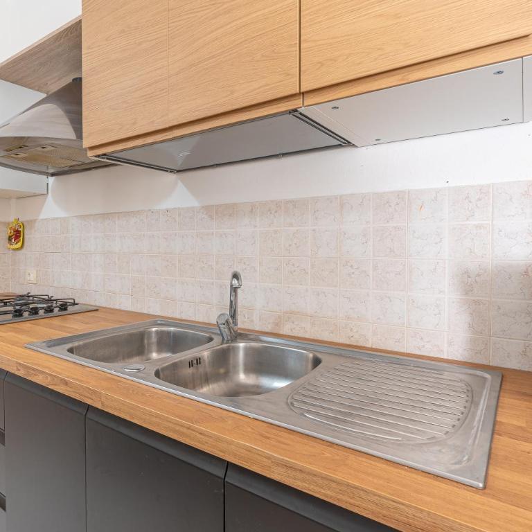 Villa Gardenia fronte mare - Three-Bedroom Apartment with Water View - 6