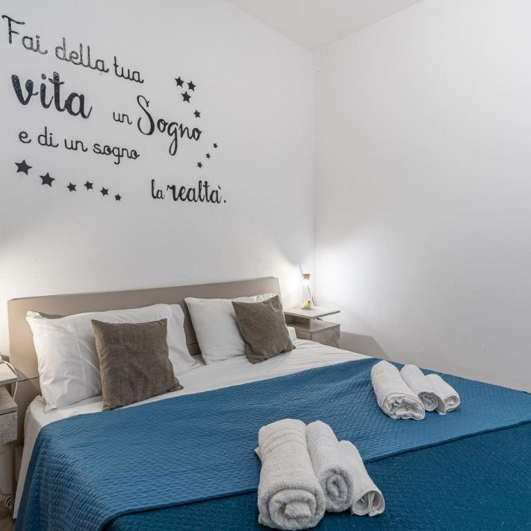 Villa Gardenia fronte mare - Three-Bedroom Apartment with Water View - 18