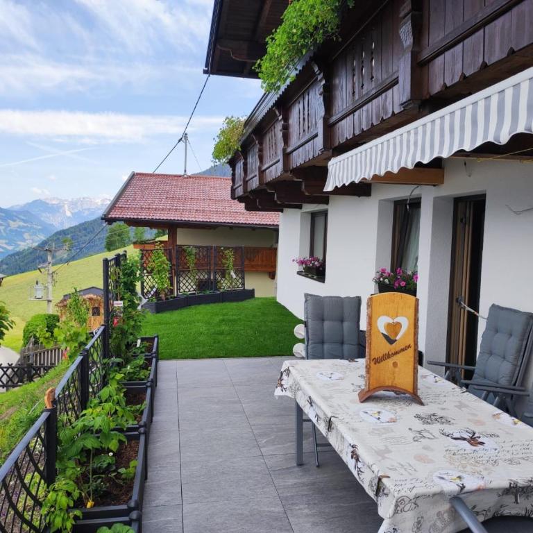 Ferienwohnung Zillertalblick - Deluxe-Apartment mit 2 Schlafzimmern und Gartenblick - 32
