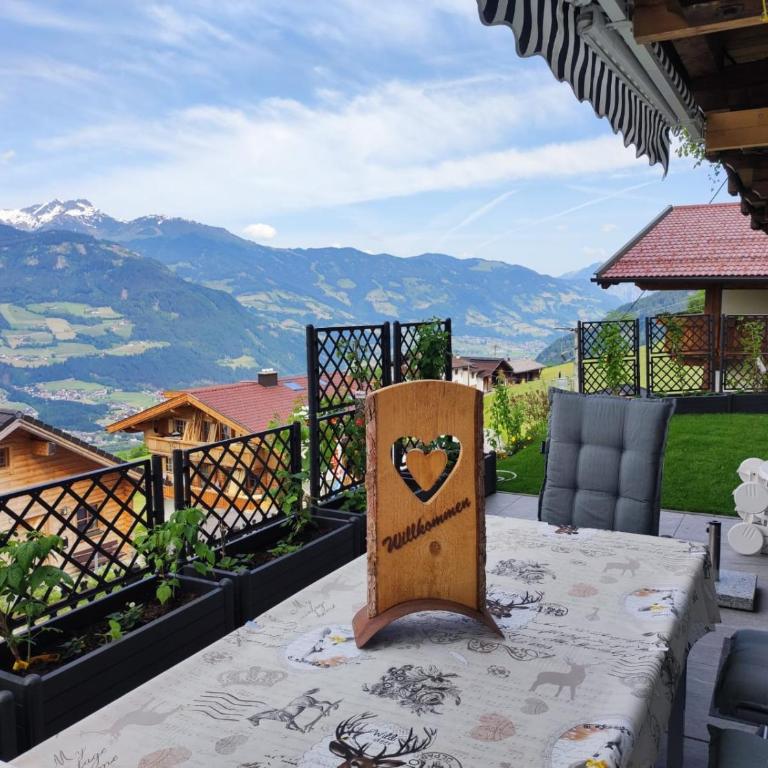 Ferienwohnung Zillertalblick - Deluxe-Apartment mit 2 Schlafzimmern und Gartenblick - 3