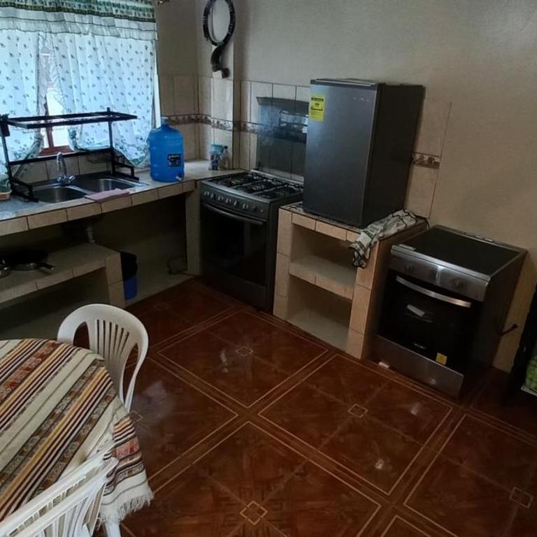 Hospedaje Dante - Four-Bedroom House - 5