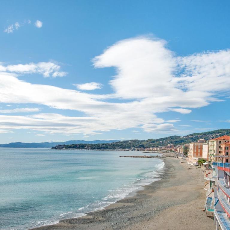 Due passi dal mare tra gli ulivi - Two-Bedroom Deluxe Apartment with Ocean View - 30