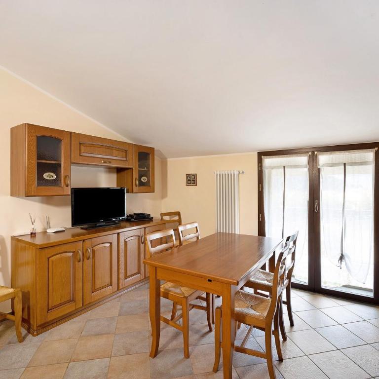 Virginia Agriturismo La Scuderia - Appartamento Deluxe con 2 Camere da Letto e Vista Giardino - 4