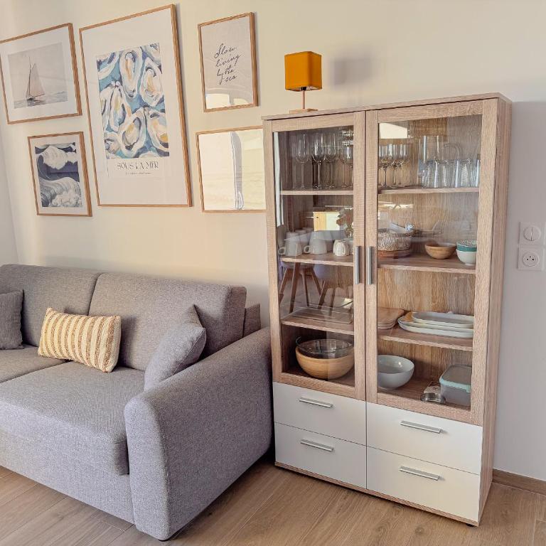Aurora, magnifique, classé 3 étoiles, 6 personnes, accès direct plage, parking privé, vue mer à travers la pinède - Appartement 2 Chambres - 14