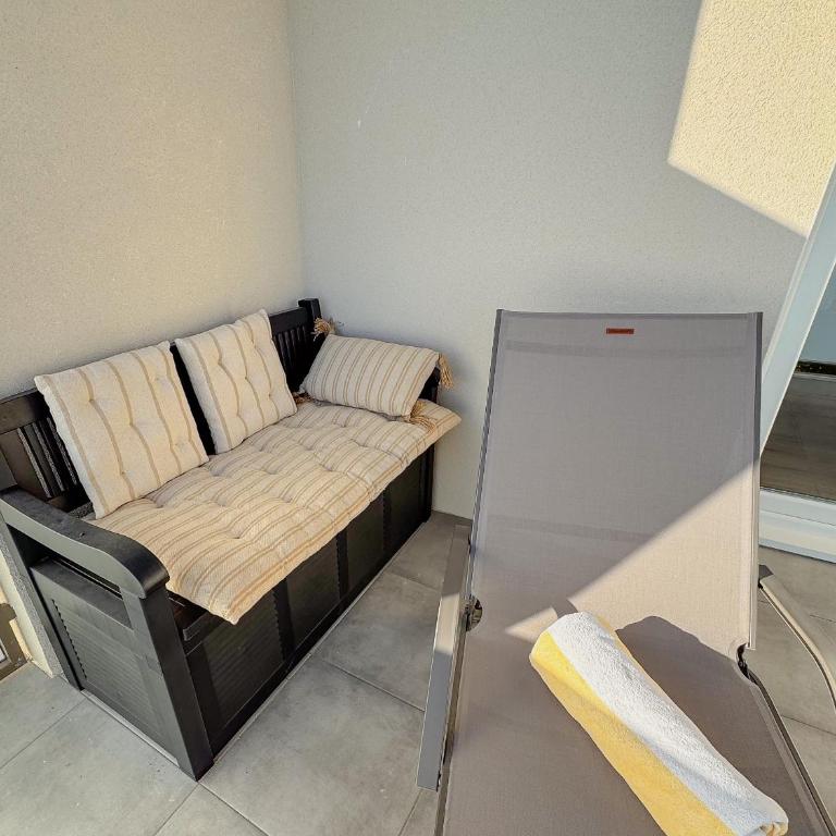 Aurora, magnifique, classé 3 étoiles, 6 personnes, accès direct plage, parking privé, vue mer à travers la pinède - Appartement 2 Chambres - 21