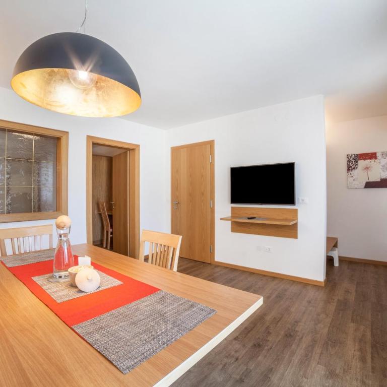 Schnitzer Ferienwohnung Anemone - Appartement 1 Chambre - Vue sur Jardin - 11