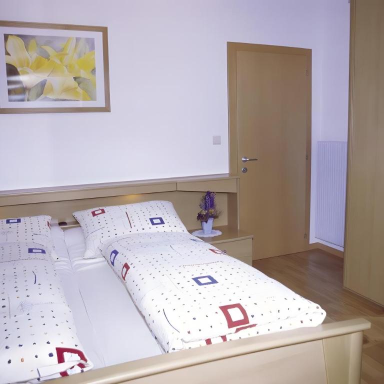 Bruneggerhof Weissenbach - Deluxe-Apartment mit 2 Schlafzimmern und Gartenblick - 4
