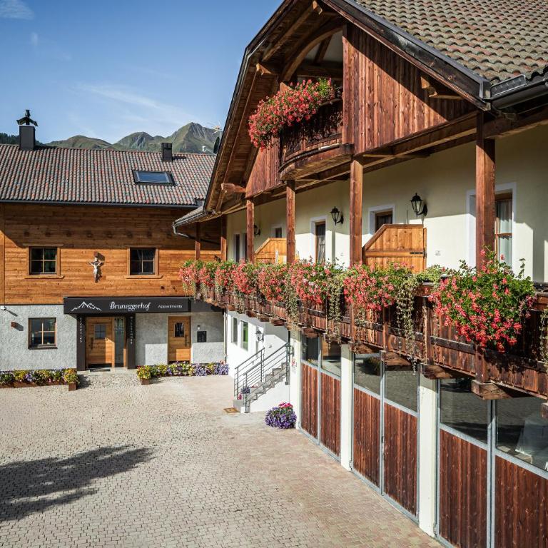 Bruneggerhof Weissenbach - Deluxe-Apartment mit 2 Schlafzimmern und Gartenblick - 7