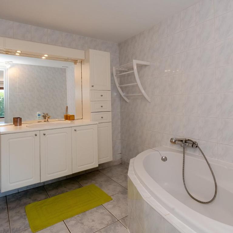 Maison avec Piscine, Spa et Jacuzzi - Maison de Vacances - 21