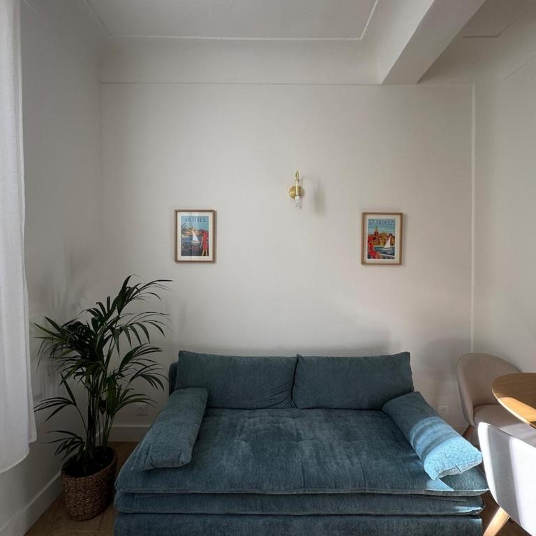 Luxury renovated apartment in Antibes Old Town - One-Bedroom Apartment - 9