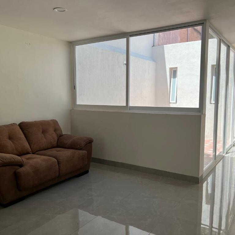 Bonito espacio de habitación con terraza, cocina y baño privado en Casa Oasis Malvas - World Cup visitors welcome! - One-Bedroom Apartment - 33