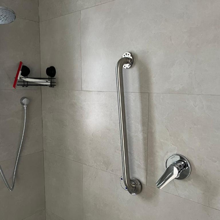 Bonito espacio de habitación con terraza, cocina y baño privado en Casa Oasis Malvas - World Cup visitors welcome! - One-Bedroom Apartment - 29