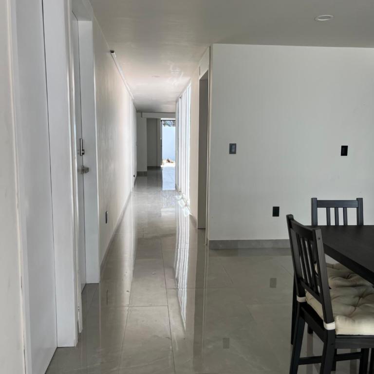 Bonito espacio de habitación con terraza, cocina y baño privado en Casa Oasis Malvas - World Cup visitors welcome! - One-Bedroom Apartment - 26